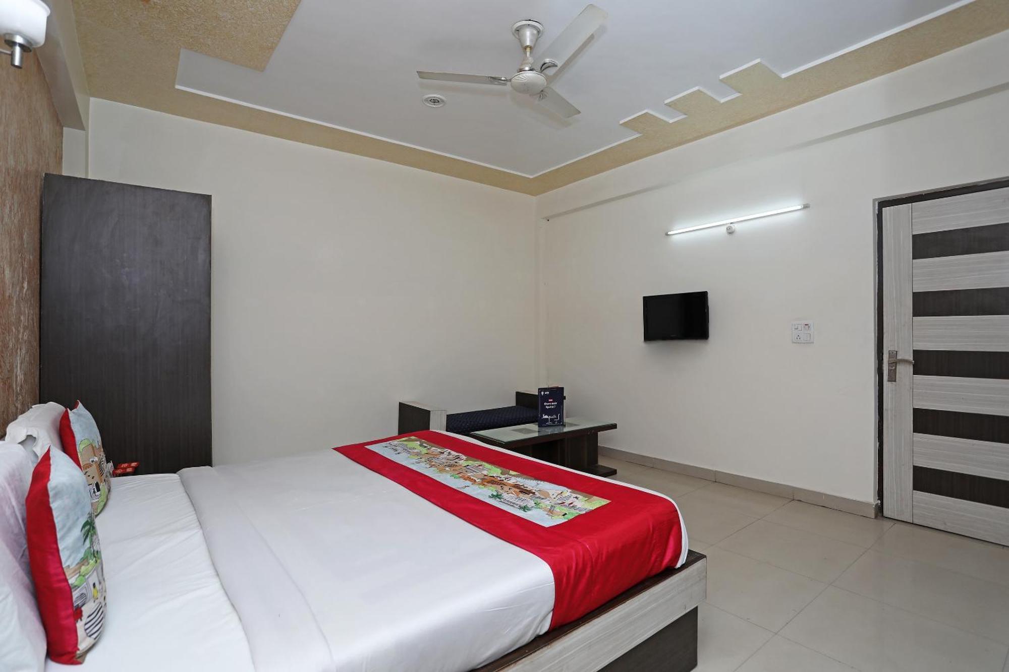 Hotel O Shanti Palace Агра Екстериор снимка