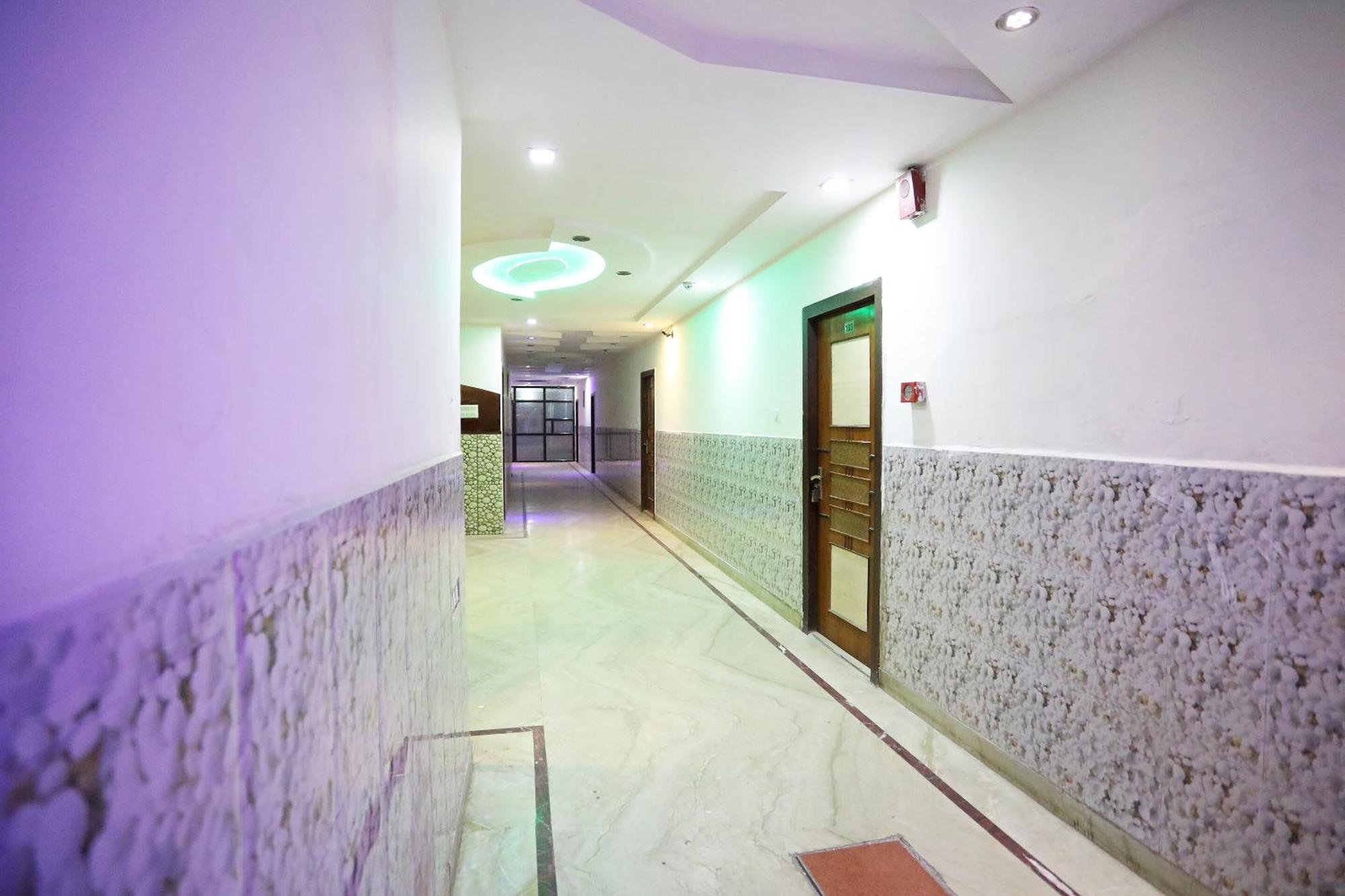 Hotel O Shanti Palace Агра Екстериор снимка